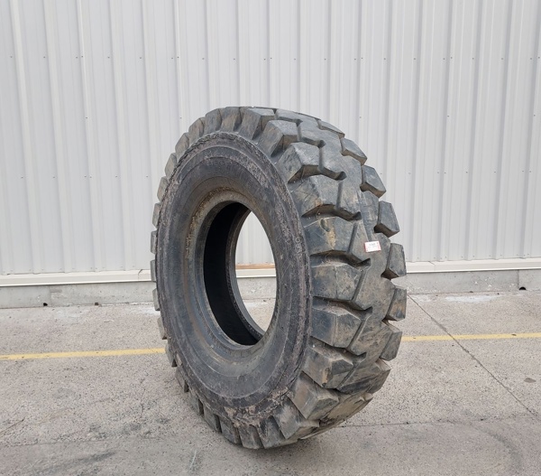 Used TIRE 70-0525