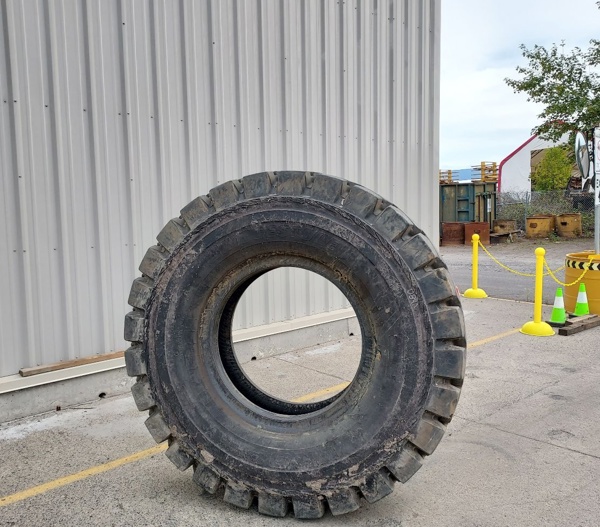 Used TIRE 70-0525 4