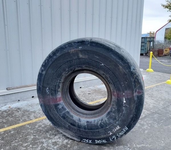 Used TIRE 70-0527 2