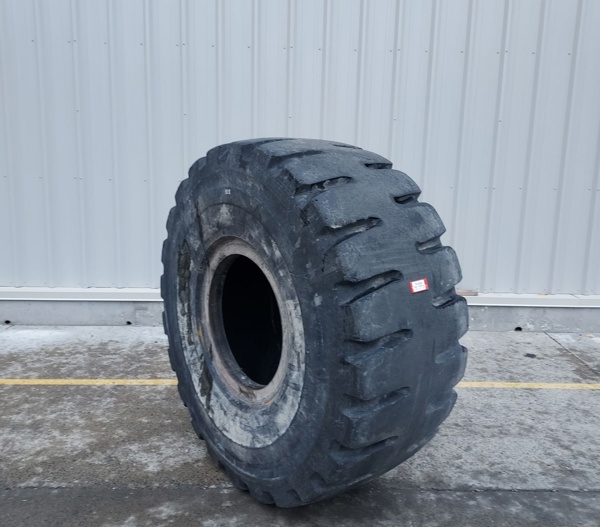 Used TIRE 70-0528