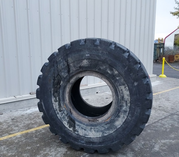 Used TIRE 70-0528 2