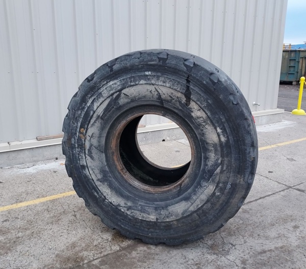 Used TIRE 70-0529 2