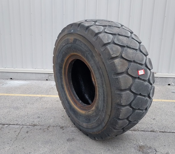 Used TIRE 70-0531