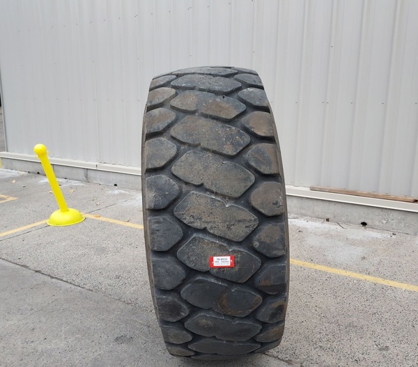 Used TIRE 70-0533 3