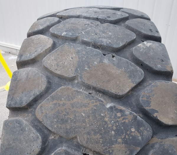 Used TIRE 70-0533 4