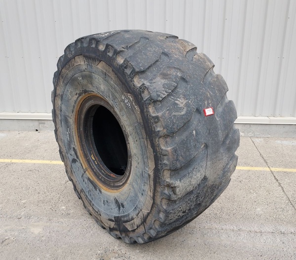 Used TIRE 70-0549