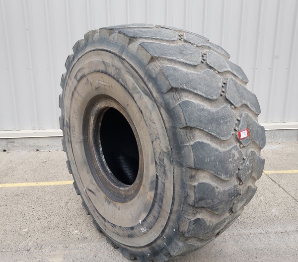 Used TIRE 70-0551