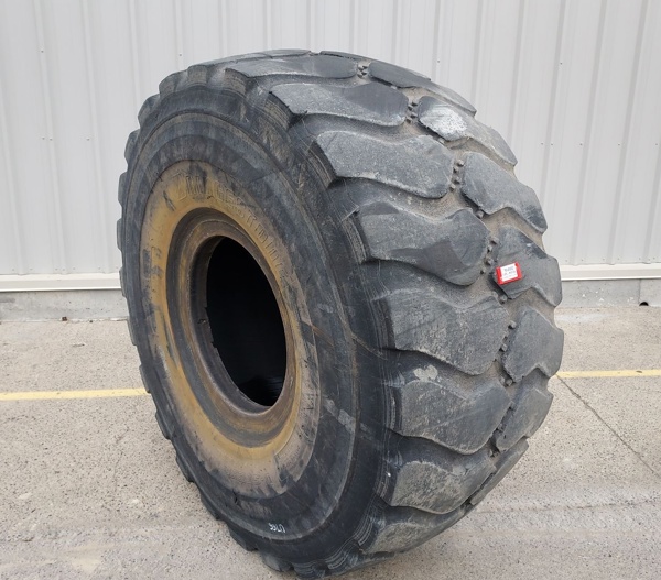 Used TIRE 70-0552