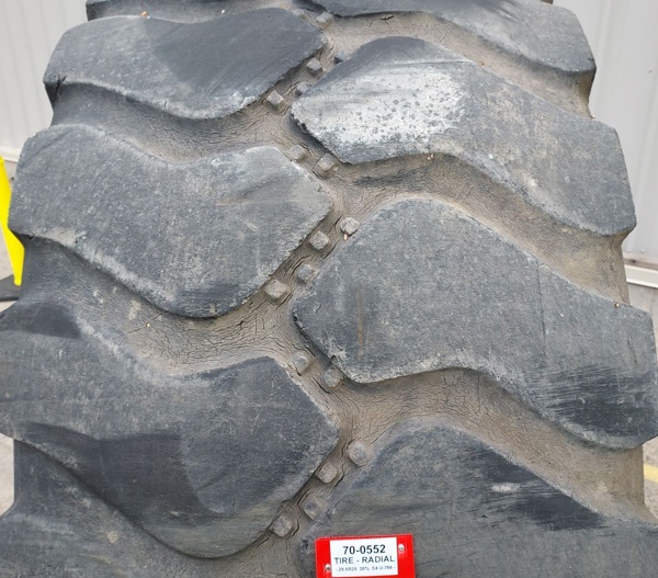 Used TIRE 70-0552 2