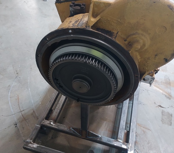 Used TRANSMISSION ARR 8E9832 3