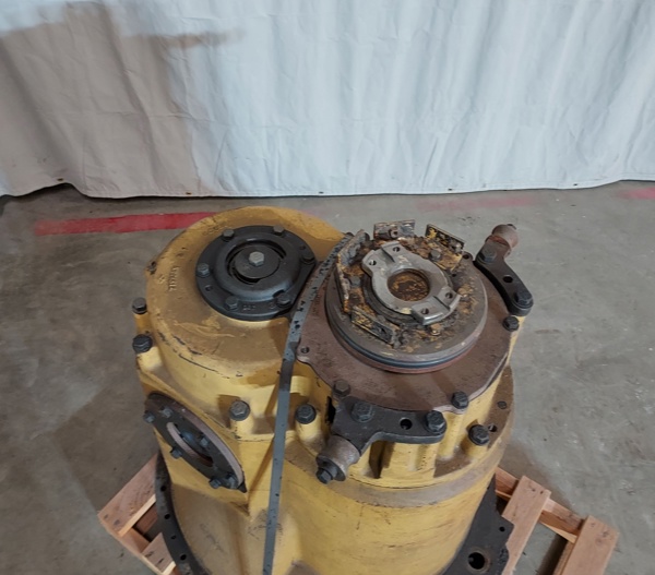 Used TRANSMISSION ARR 8P8973 4