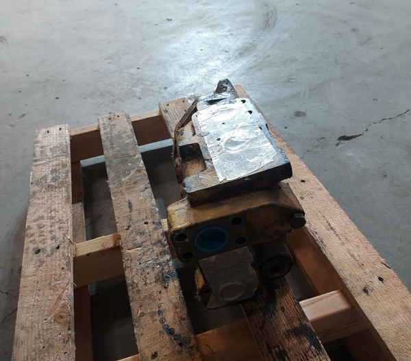 Used VALVE GRP 9J9380 3