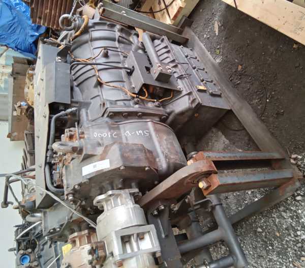 Used TRANSMISSION KM-5611571001 5