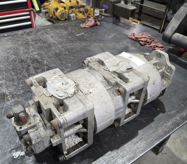 KOMATSU 7055644090 part 2