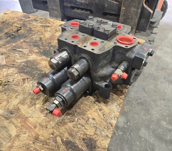 KOMATSU 7091213602 part 2