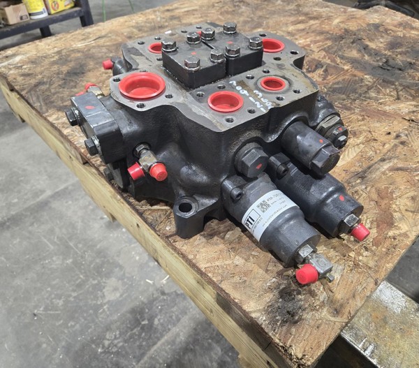 KOMATSU 7091213602 part 3